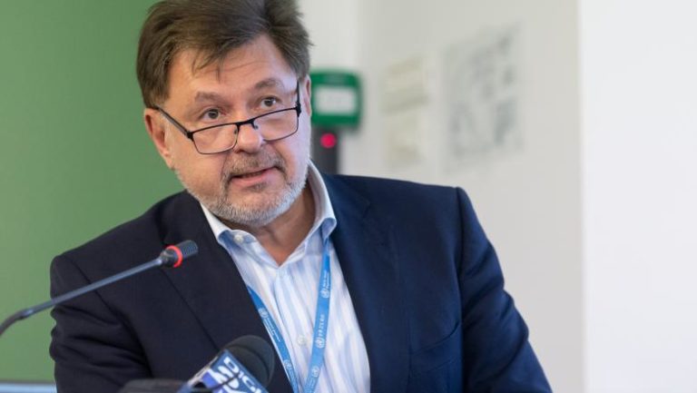 Alexandru Rafila: Trebuie vaccinate 5 milioane de persoane până la sfârșitul lunii septembrie pentru a spera la imunizare colectivă