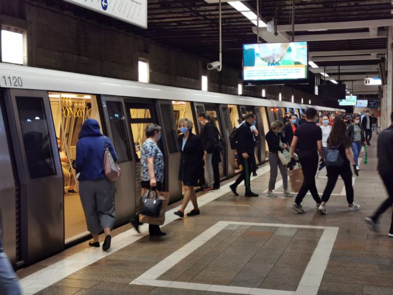 Ce măsuri trebuie respectate când călătoriți cu metroul. Cum vor circula trenurile la ore de vârf.