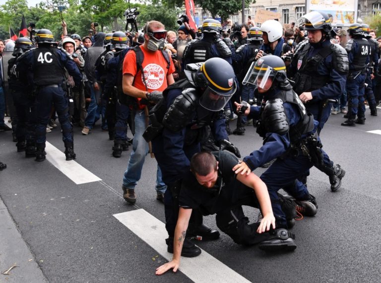 Protestele din Minneapolis se intensifică