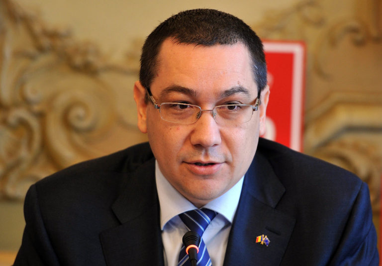 Victor Ponta își anunță retragerea