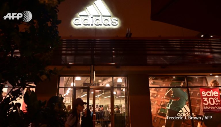 Adidas promite că 30% din noii angajați din Statele Unite vor fi afro-americani sau latino-americani