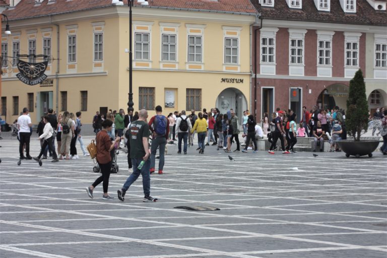 Municipiul Brașov a depășit rata de infectare de 3 la mia de locuitori / Noi restricții pentru cetățeni