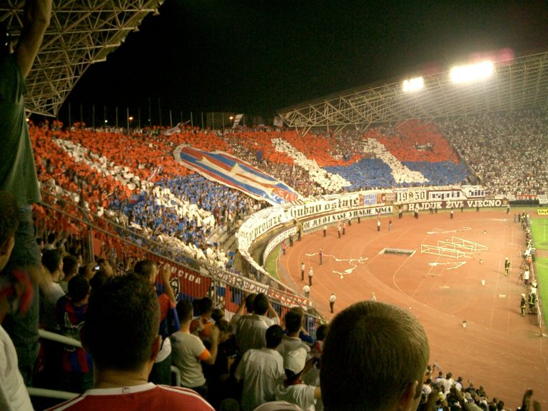 Ultrașii lui Dinamo Zagreb, banner odios: „Vom f… femeile și copiii sârbi”