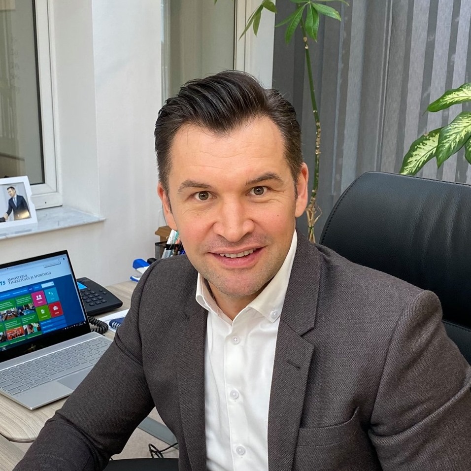 Ionuț Stroie, Ministrul Sportului: Nu va fi nevoie de mască în sălile de fitness / Vom anunța redeschiderea cu o săptămână înainte Ionuț Stroie, Ministrul Sportului: Nu va fi nevoie de mască în sălile de fitness / Vom anunța redeschiderea cu o săptămână înainte