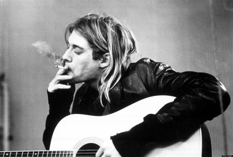 Chitara legendarului Kurt Cobain, licitată pentru un 1 milion dolari