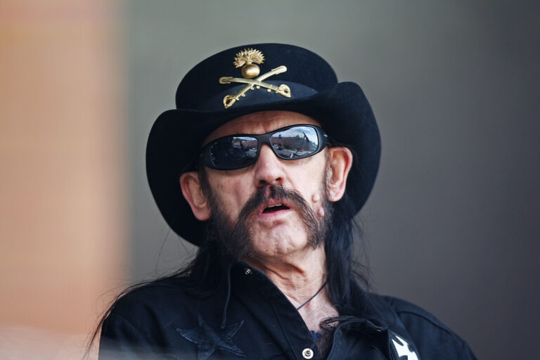 Lemmy Kilmister, liderul trupei Motörhead, va avea un nou film biografic. Când va începe producția