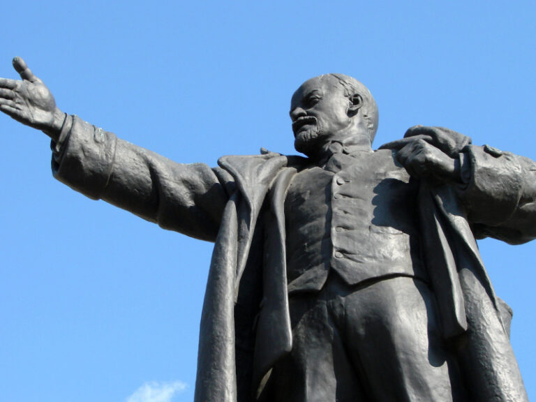 Statuie a lui Lenin ridicată în Germania