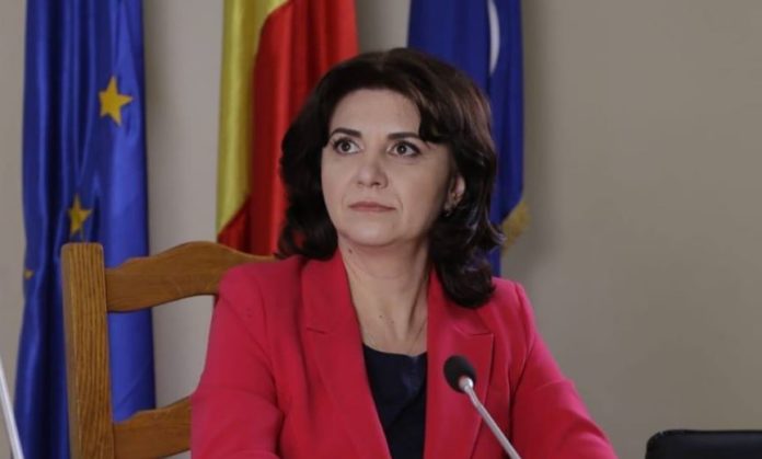 Monica Anisie, tablete elevi