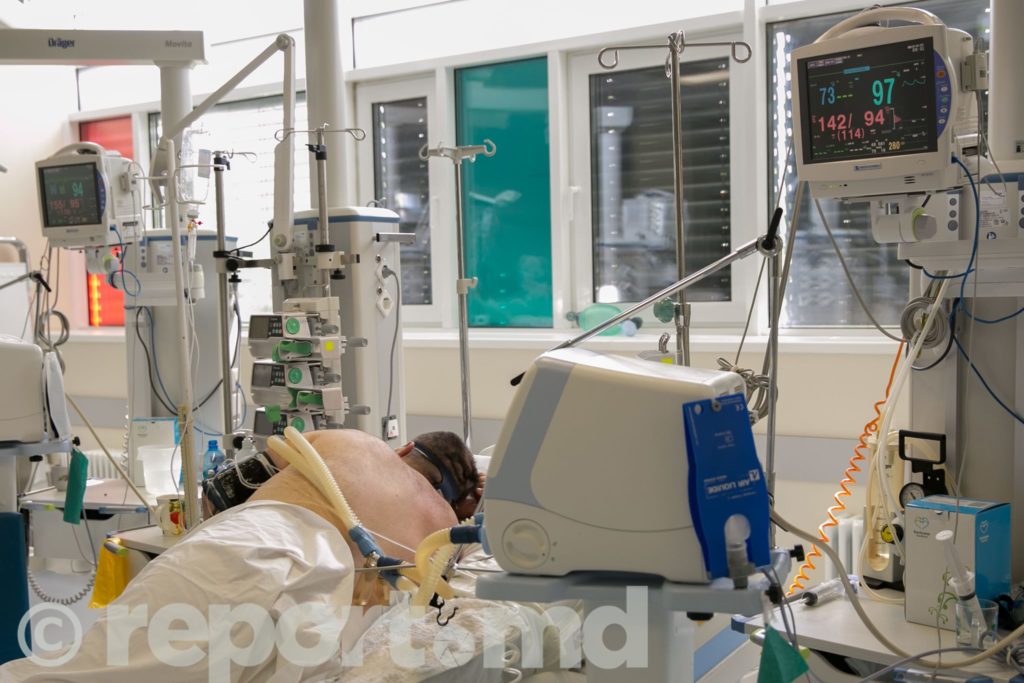 Coronavirus Moldova: „Demonii” salvatori, un reportaj necenzurat din infernul intubaților Coronavirus Moldova: „Demonii” salvatori, un reportaj necenzurat din infernul intubaților