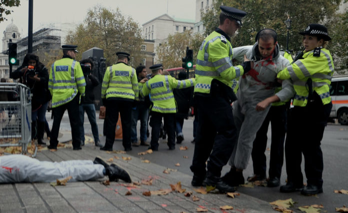 Politie Londra Arestari in Loindra pentru incalcarea restrictiilor