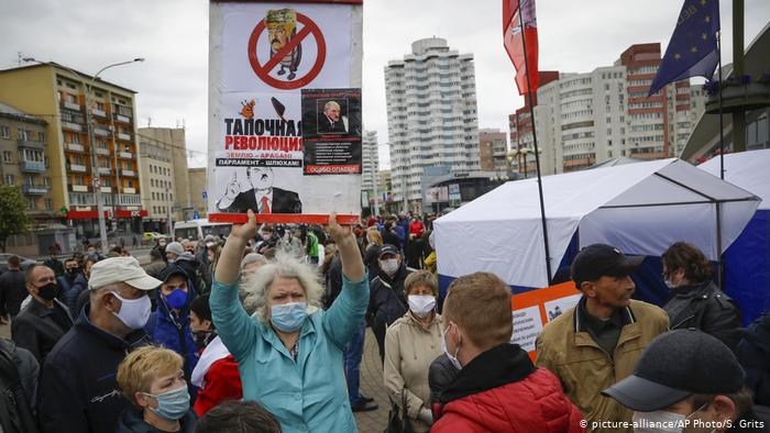 Proteste în Belarus: cel puțin 120 de persoane au fost arestate, alte sute participă la manifestații