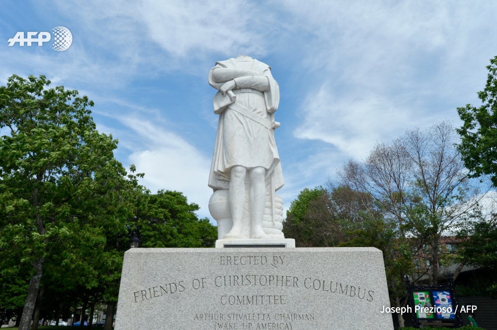 Mai multe statui cu exploratorul Cristofor Columb, vandalizate în Statele Unite Mai multe statui cu exploratorul Cristofor Columb, vandalizate în Statele Unite