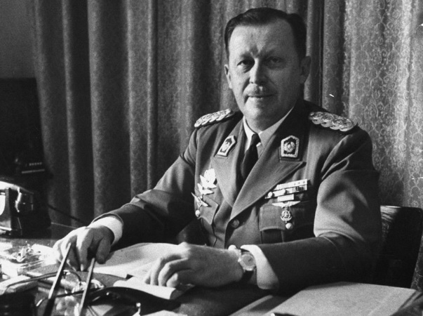 Fostul dictator al Paraguayului, Alfredo Stroessner, va fi deshumat