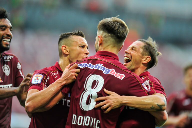 Liga 1, play-off: CFR Cluj- Gaz Metan Mediaș 2-0 / La un punct în spatele Craiovei