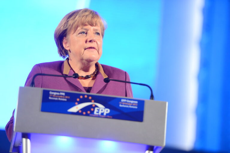 Merkel „îngrijorată” de distribuția vaccinurilor în țările sărace