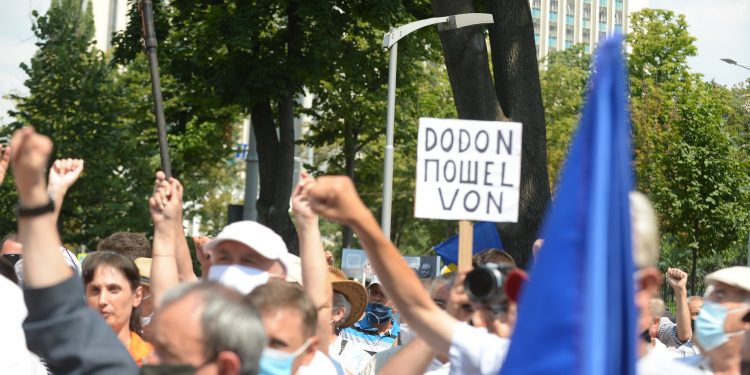 Un nou protest al veteranilor în centrul Chişinăului