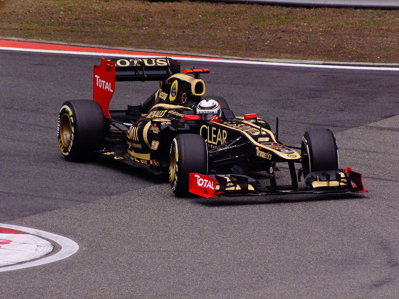 Kimi Raikkonen explică de ce a refuzat să îngenuncheze în memoria lui George Floyd Kimi Raikkonen explică de ce a refuzat să îngenuncheze în memoria lui George Floyd