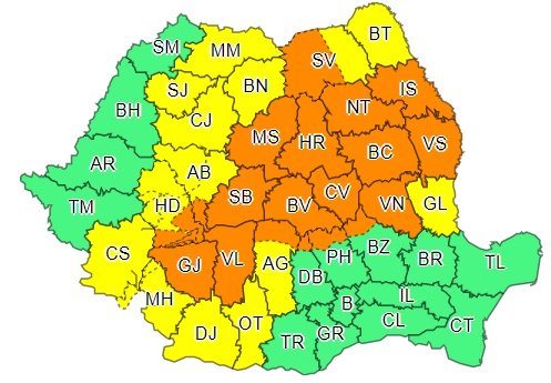 Cod portocaliu de furtuni în 19 județe ale țării, plus un alt cod galben