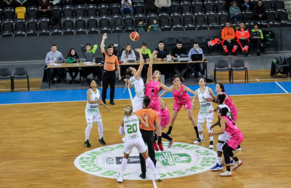 Situație incredibilă în baschetul feminin românesc: Federația recomandă contracte de maxim 3 luni Situație incredibilă în baschetul feminin românesc: Federația recomandă contracte de maxim 3 luni