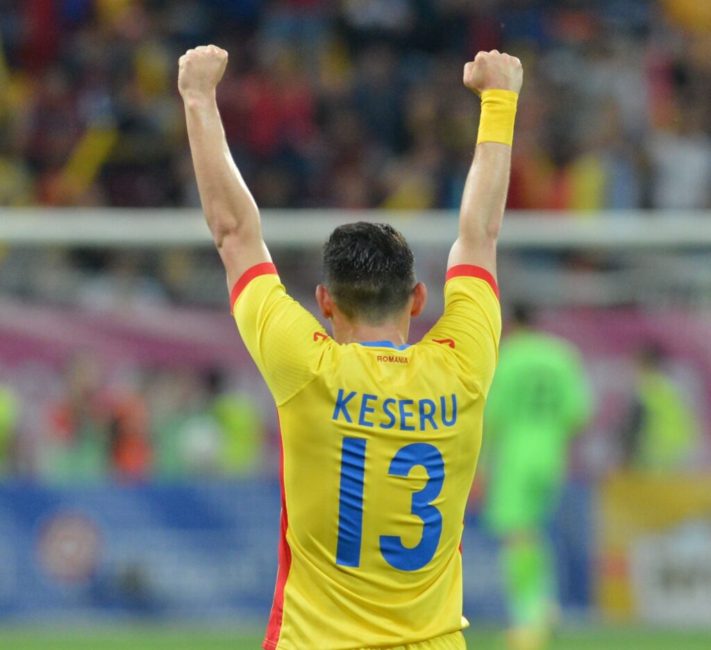 Alarmă la Naționala României: Claudiu Keșeru are COVID-19 Alarmă la Naționala României: Claudiu Keșeru are COVID-19