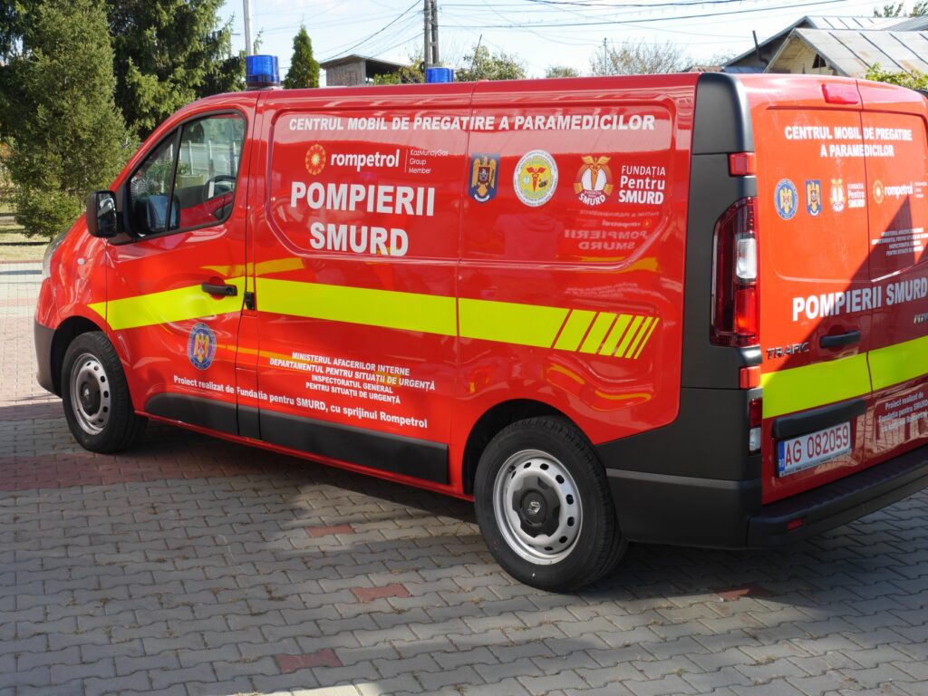 Accident rutier DN1: două persoane decedate și trei răniți în urma coliziunii unui autovehicul cu o camionetă Accident rutier DN1: două persoane decedate și trei răniți în urma coliziunii unui autovehicul cu o camionetă