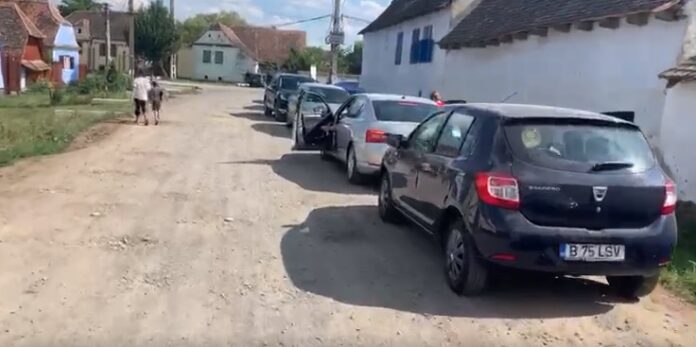 viscri, parcare, masini