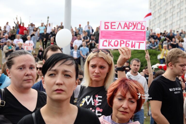 Belarus: Zeci de femei arestate în timpul unui protest