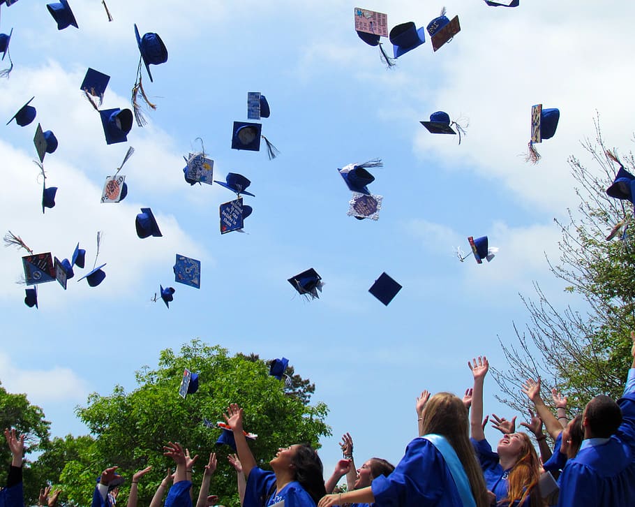 Elevii care au obținut nota 10 la Bacalaureat și Evaluare Națională primesc stimulente din partea Guvernului / Care sunt sumele primite Elevii care au obținut nota 10 la Bacalaureat și Evaluare Națională primesc stimulente din partea Guvernului / Care sunt sumele primite
