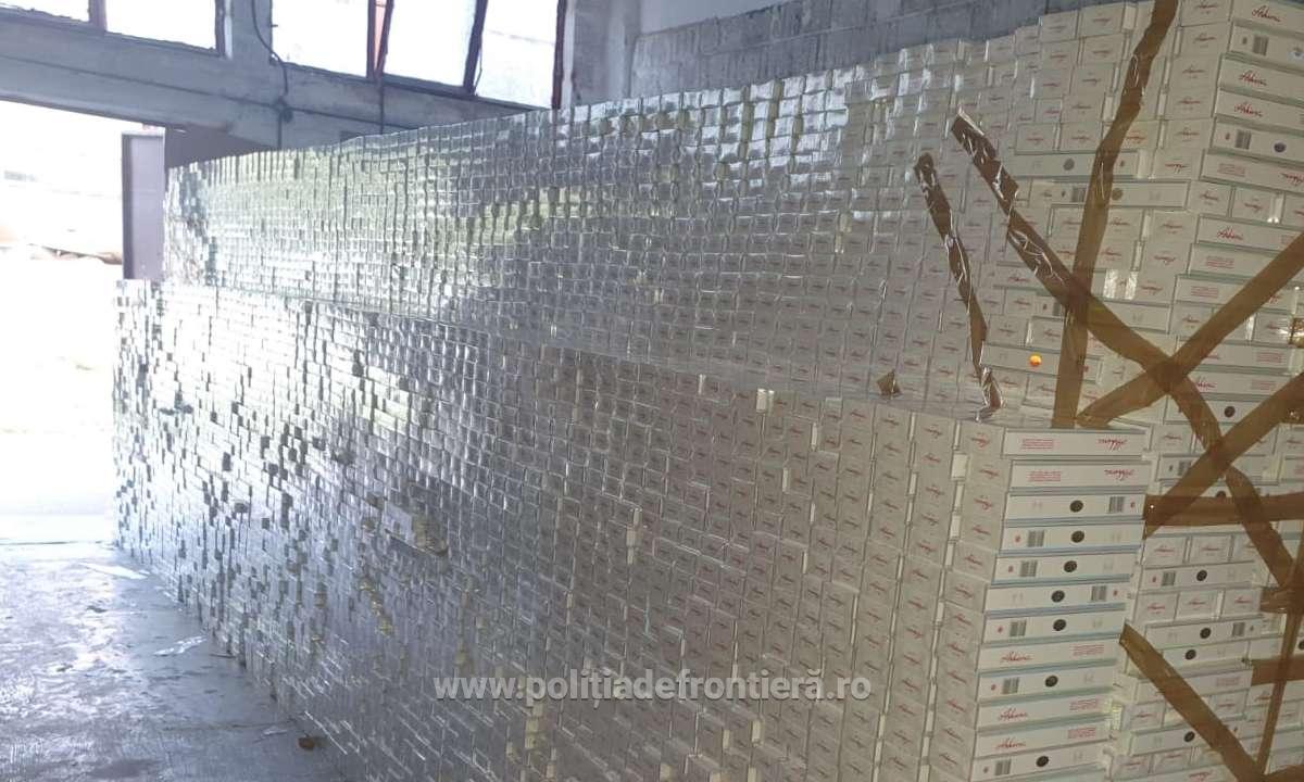 Captură-record: peste 400.000 de pachete de țigări descoperite de polițiști la vamă Captură-record: peste 400.000 de pachete de țigări descoperite de polițiști la vamă