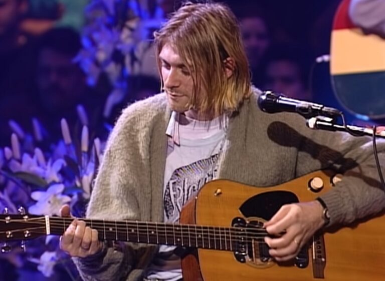 O chitara iconică a lui Kurt Cobain, vândută pentru 5.4 milioane de euro în California