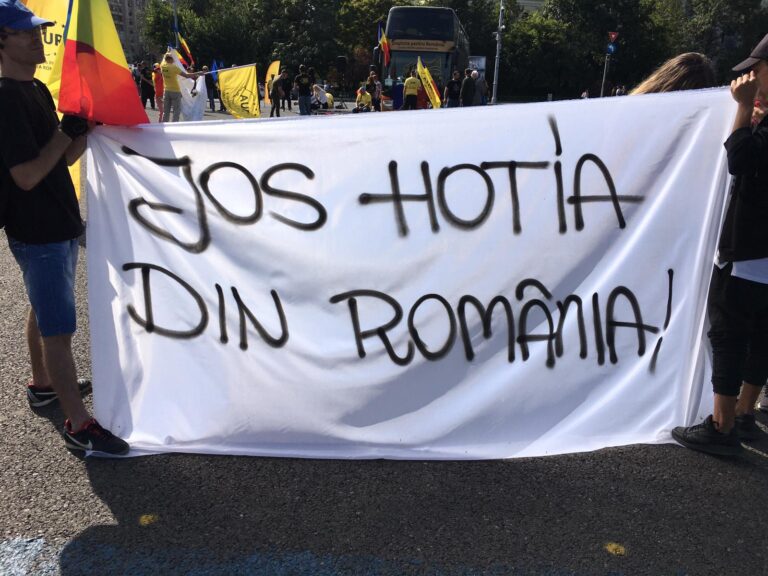 Fotogalerie: Protest A.U.R. în fața Guvernului