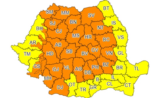 ANM: Cod portocaliu și galben de ploi în toata țara, în acest week-end