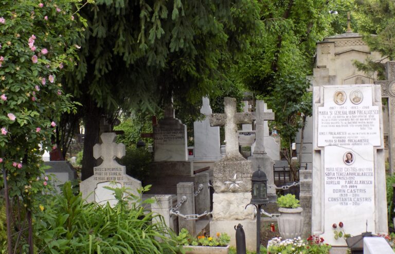 Misterele Bucureștiului vechi: Povestea Cimitirului Bellu. Doar un pas de la crâșmă la cimitir. Blestemele înființării celui mai mare cimitir bucureștean