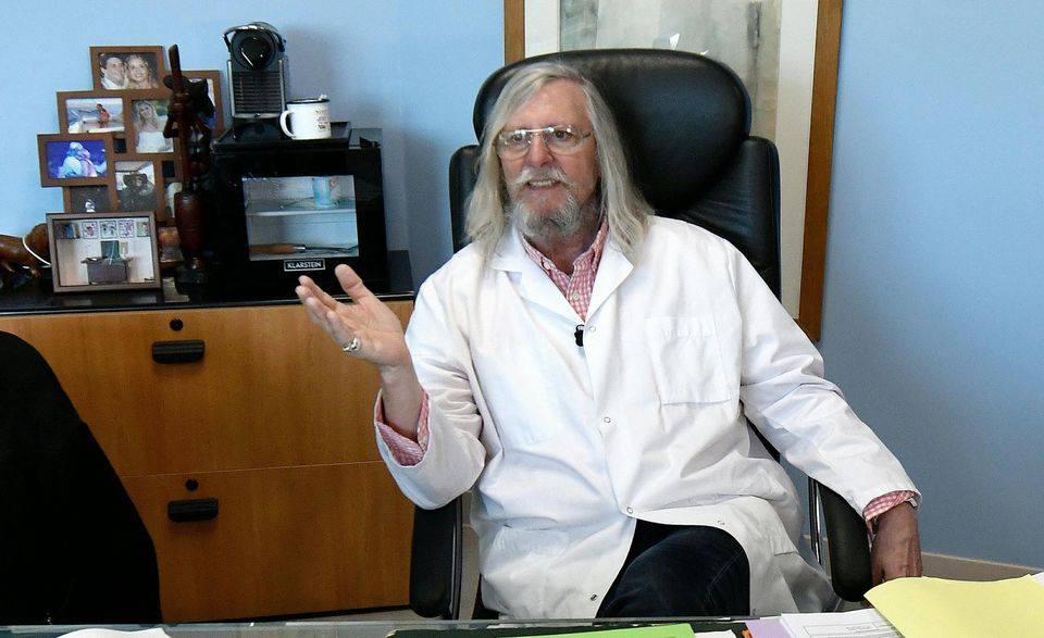 Microbiologul francez Didier Raoult: Virusul suferă mutații și este mai puțin periculos decât în primăvară Microbiologul francez Didier Raoult: Virusul suferă mutații și este mai puțin periculos decât în primăvară