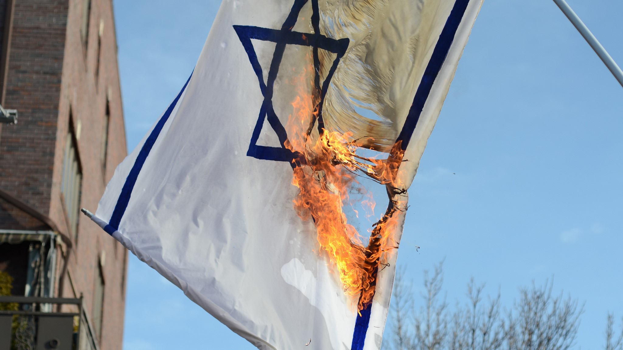 Moscheile îi instruiesc pe palestinieni să respingă acordurile de pace Moscheile îi instruiesc pe palestinieni să respingă acordurile de pace