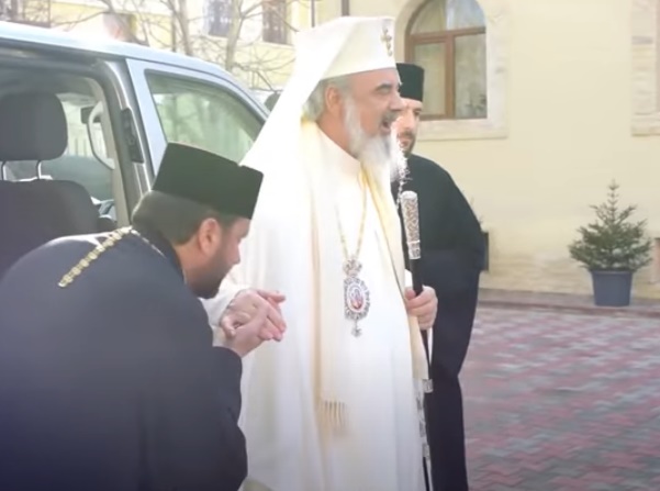 Reacții politice după schimbul de replici CTP-Patriarhie: Biserica este instituția care dă românilor încredere și speranță pentru ieșirea din această criză