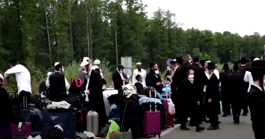 Circa 2.000 de pelerini evrei blocați la frontiera Ucraina-Belarus nu se mai pot întoarce acasă Circa 2.000 de pelerini evrei blocați la frontiera Ucraina-Belarus nu se mai pot întoarce acasă