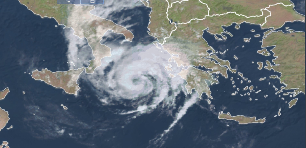 Grecia: Ciclonul Ianos face primele victime Grecia: Ciclonul Ianos face primele victime