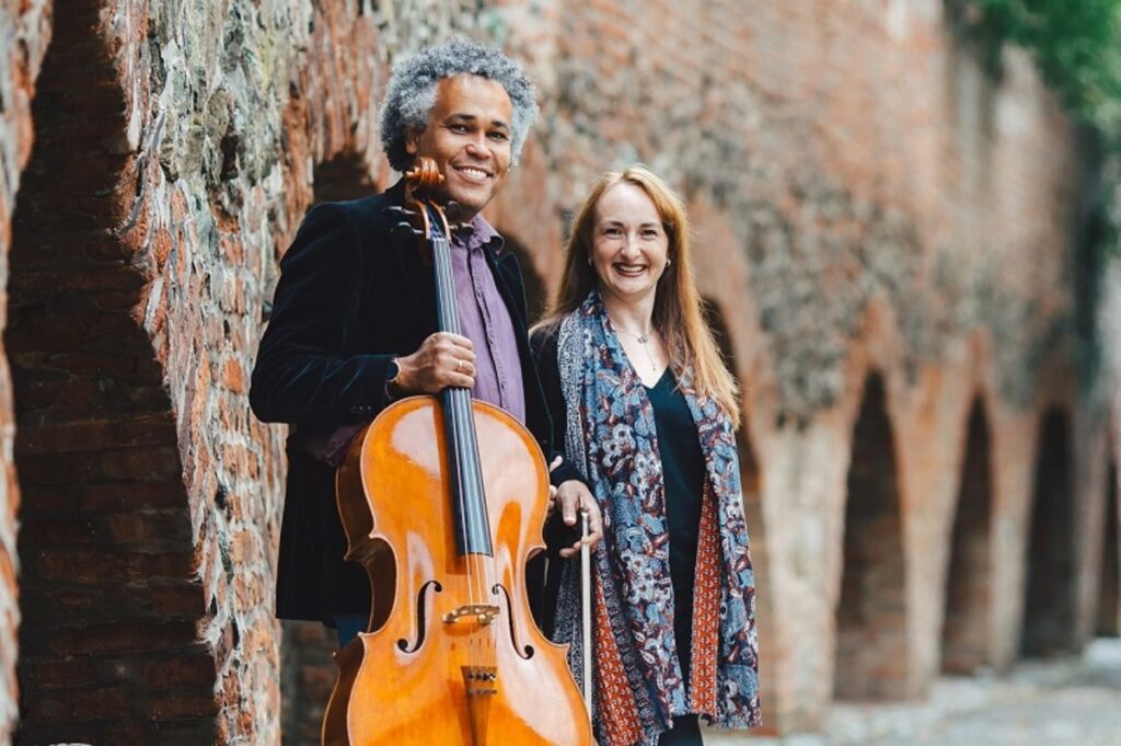 ”Atins prin muzică”, o serie de concerte extraordinare în Sala Oglinzilor a Forumului german din Sibiu ”Atins prin muzică”, o serie de concerte extraordinare în Sala Oglinzilor a Forumului german din Sibiu