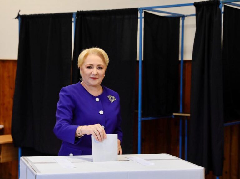 Viorica Dăncilă îl acuză pe Liviu Dragnea că i-a blocat din închisoare candidatura la alegerile parlamentare