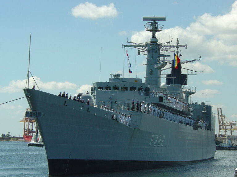 Fregata Regina Maria se întoarce din misiunea NATO după ce 110 cazuri de coronavirus au fost confirmate la bord