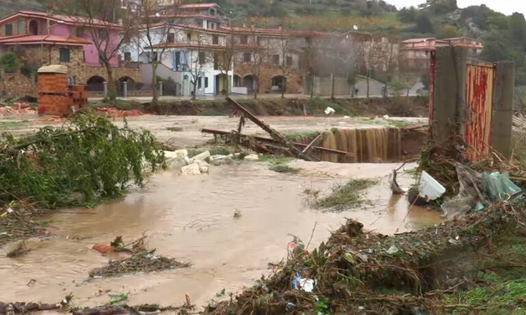 VIDEO Inundații devastatoare în Sardinia / Cel puțin 3 morți