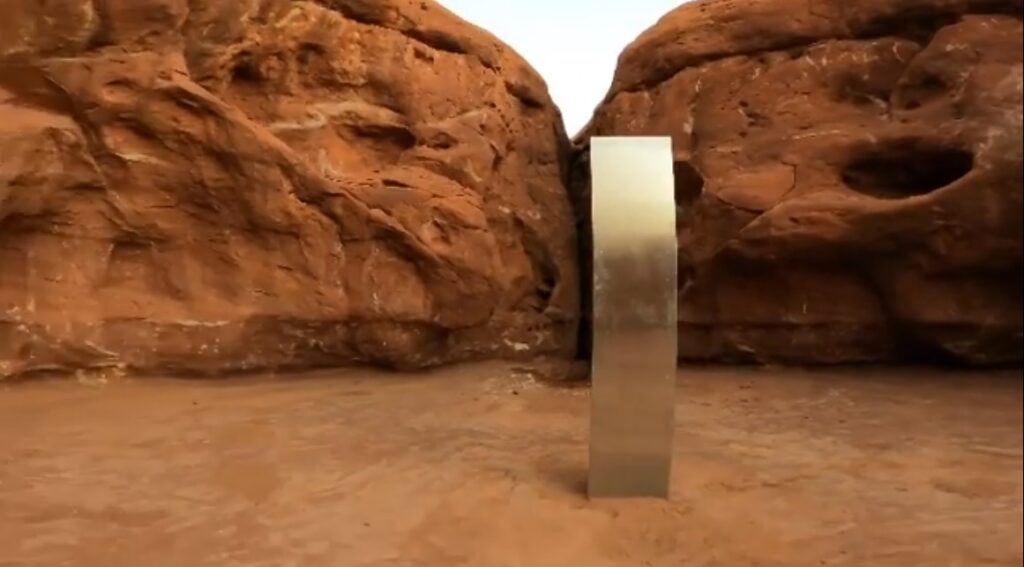 Misterul dispariției monolitului din Utah a fost rezolvat Misterul dispariției monolitului din Utah a fost rezolvat