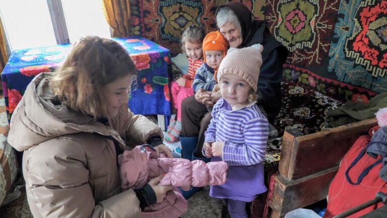 Avionul lui Moș Crăciun: Ajutor pentru satele izolate din România
