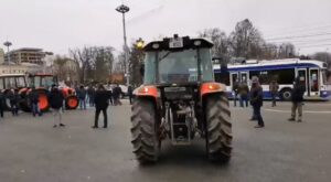 protest, tractor, chișinău