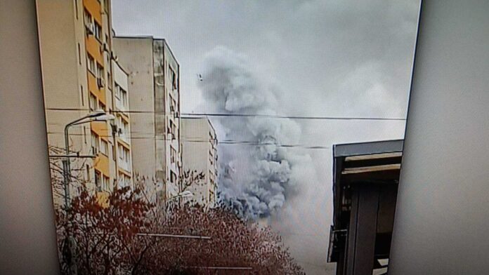 incendiu. bloc, capitală
