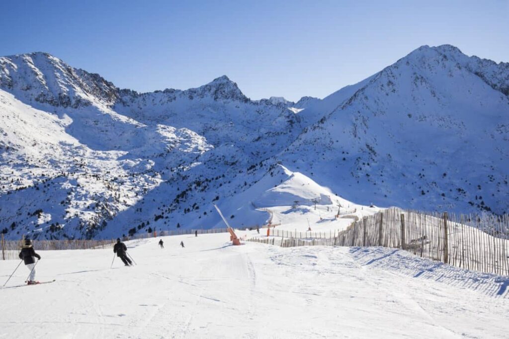 Partiile de ski vor fi deschise, conditii