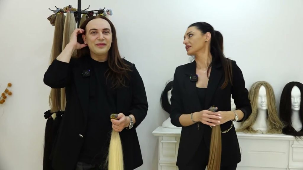 Cum să te VOPSEȘTI ca să fii în TRENDING cu Adi Constantin Cum să te VOPSEȘTI ca să fii în TRENDING cu Adi Constantin