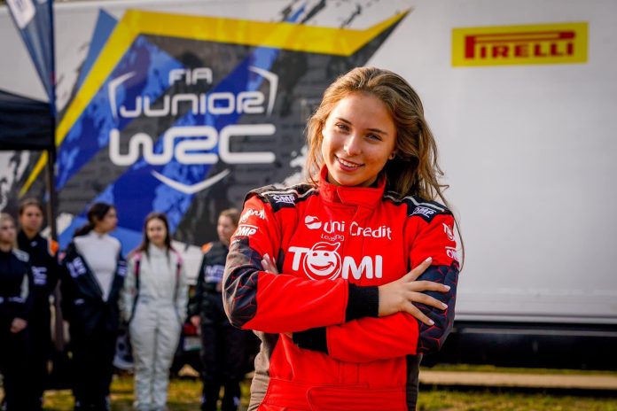 Alexandra Teslovan este pilot în Campionatul Național de Raliuri