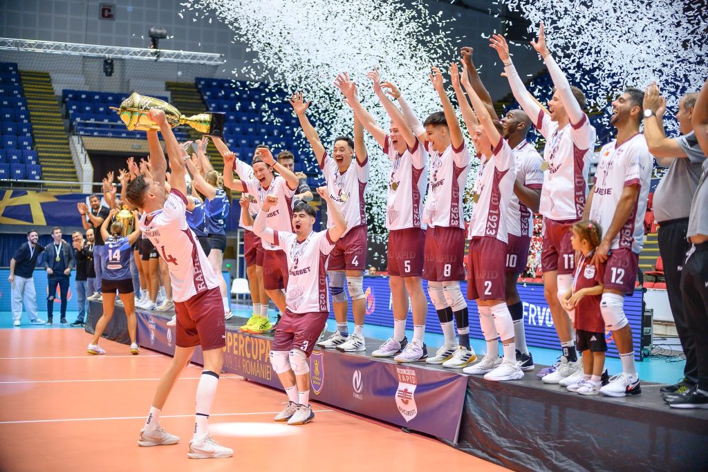 Exemplu pentru fotbaliștii Rapidului: voleibaliștii au cucerit Supercupa Exemplu pentru fotbaliștii Rapidului: voleibaliștii au cucerit Supercupa